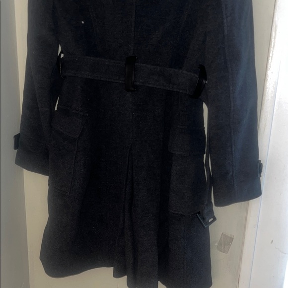 Stylish Black Trench Coat for Women - Picture 10 of 12